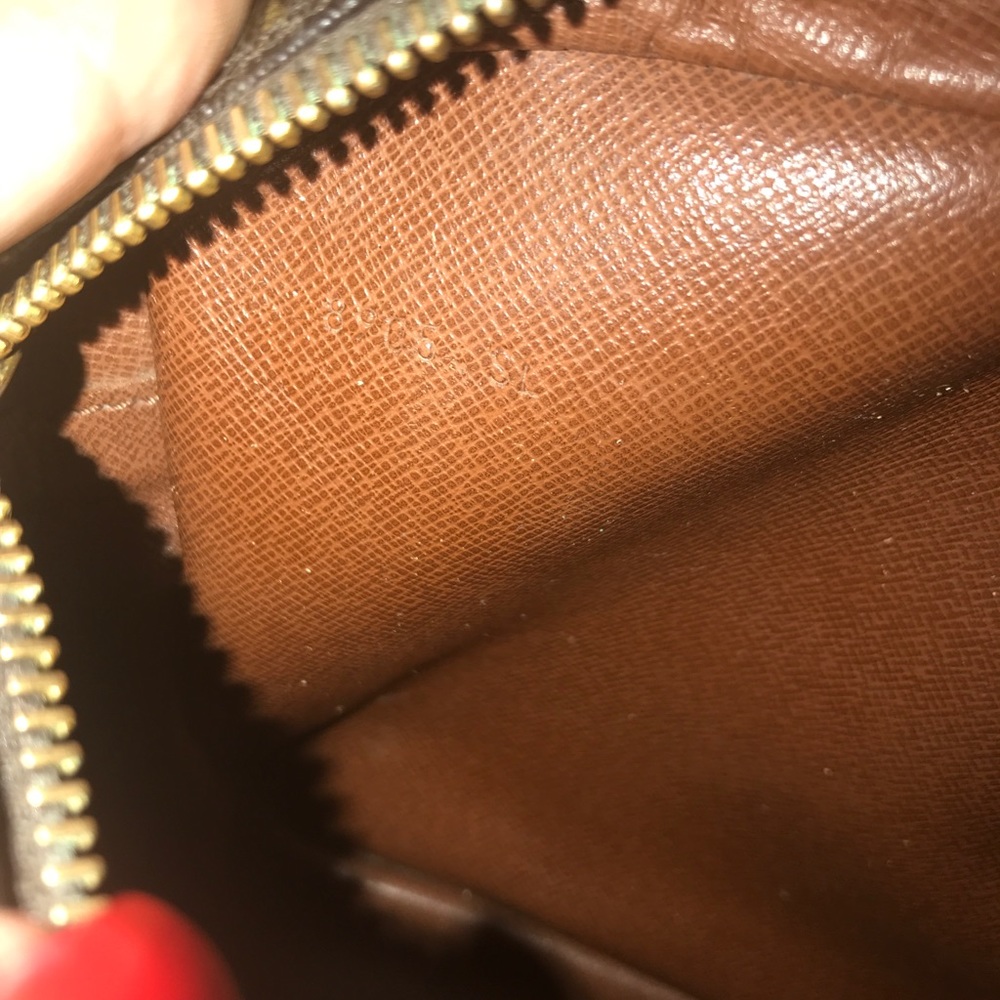 LV Clutch/Crossbody - Picture 6 of 8